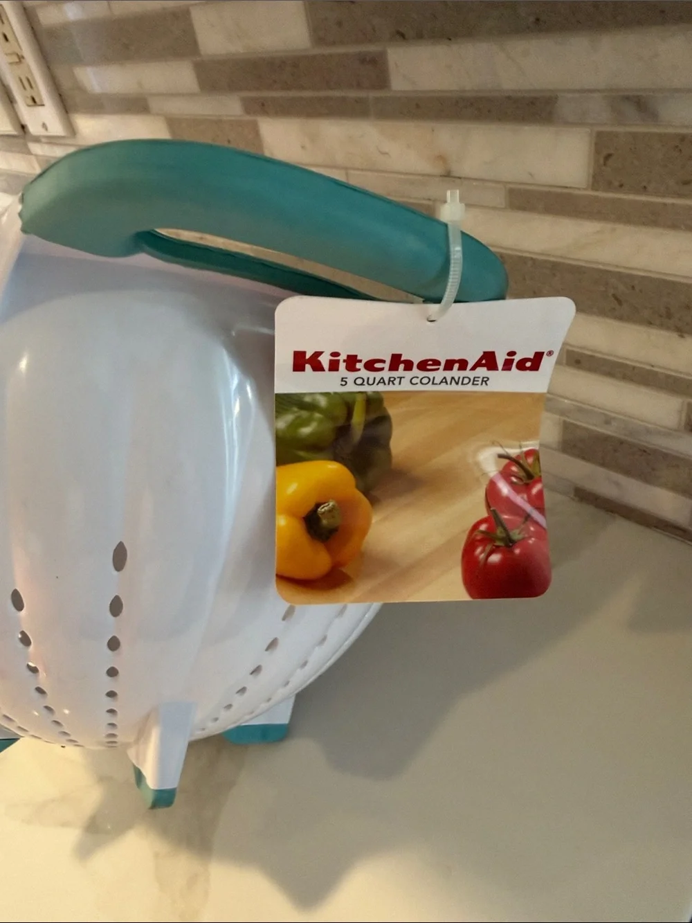 Kitchenaid 5 quart colander non slip new aqua white color plastic